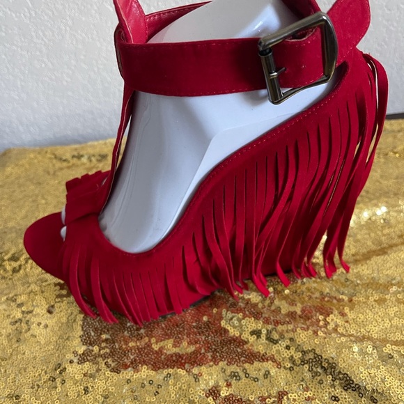 Red Kiss Red Fringe Thing Wedge Heels - Picture 3 of 4